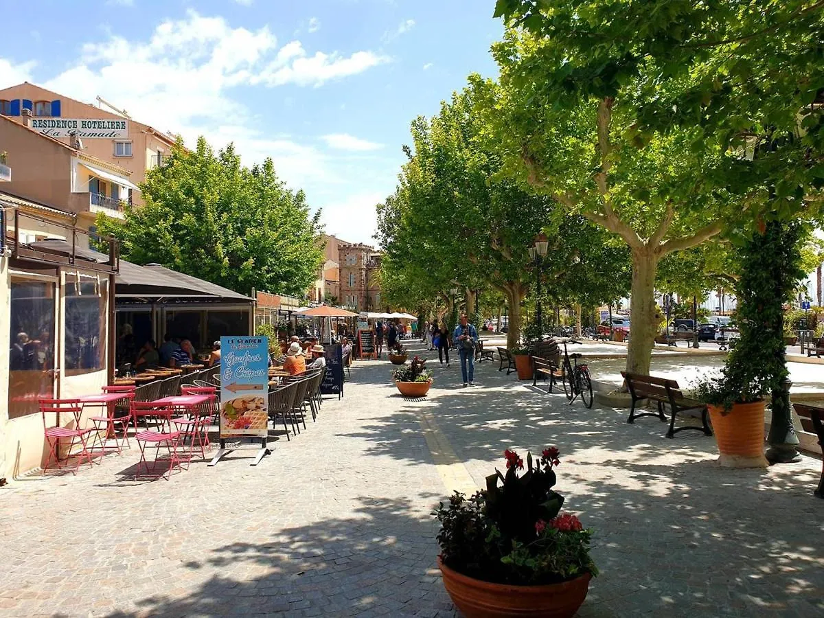 Appartement Climatise Avec Terrasse - 100M De La Plage - 4 Couchages - Parking Et Menage Inclus - Fr-1-251-444 Le Lavandou Apartmán